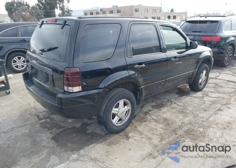 2002 Ford Escape Xls z USA, uszkodzony, nr VIN 1FMYU01B52KC37481